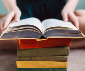 artikel tentang resensi buku