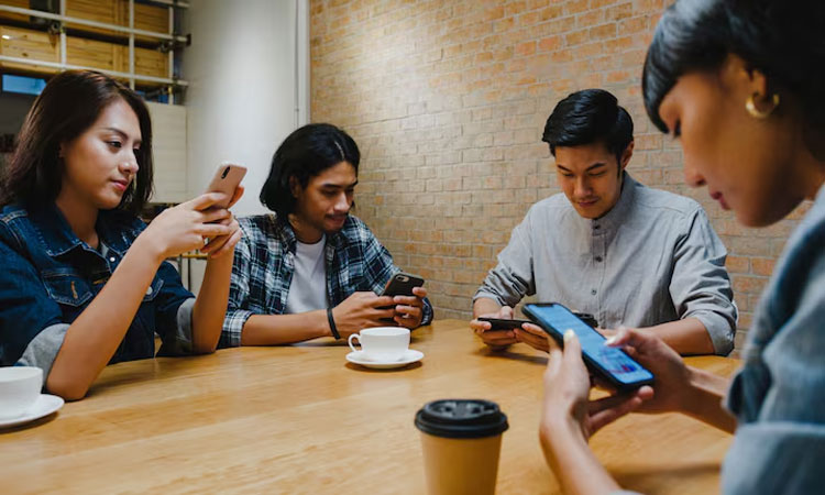 Dampak Media Sosial Terhadap Interaksi Masyarakat